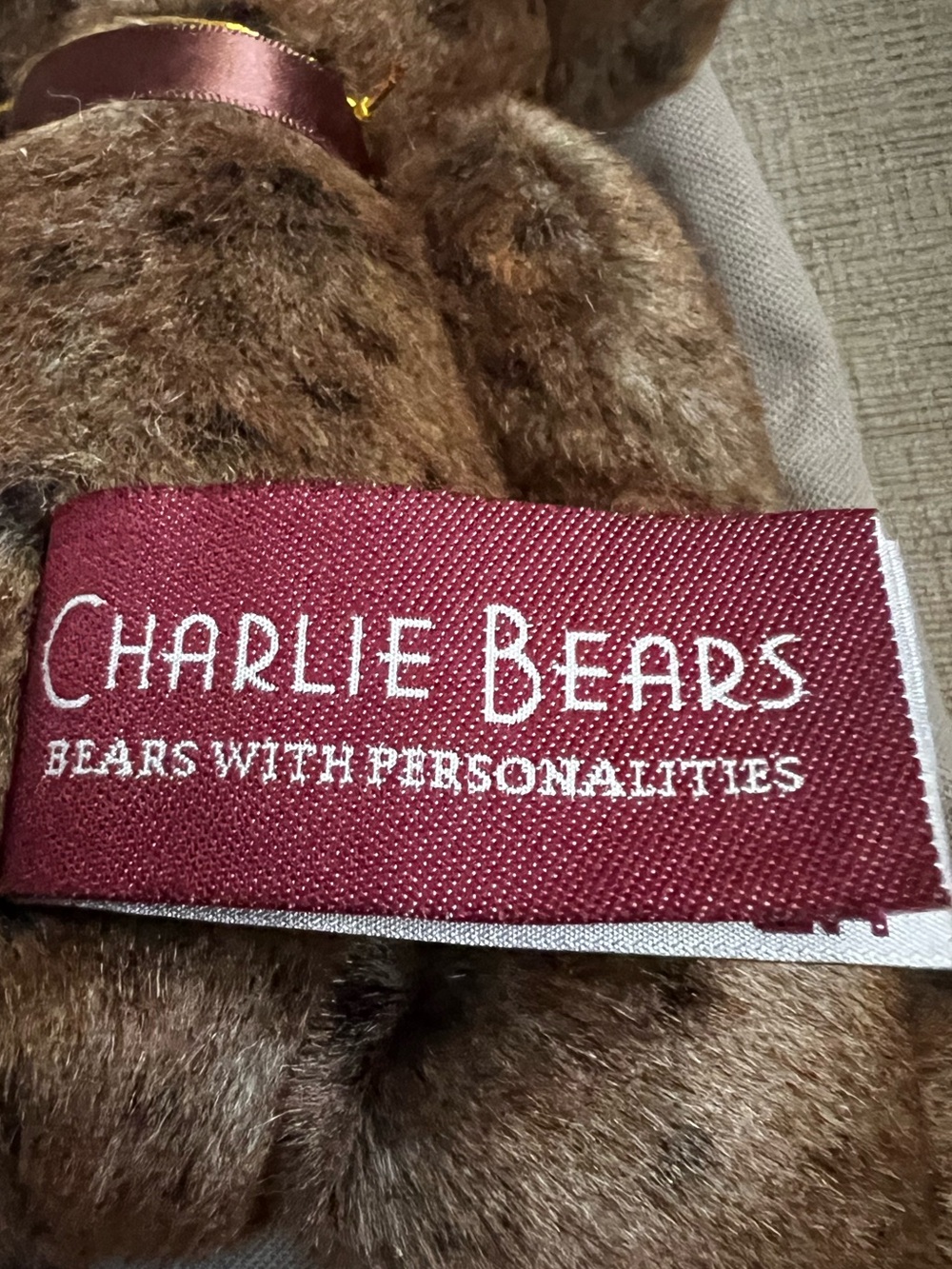 Charlie Bears Wilson NWT 11” Plush Mottled Brown Fur - Picture 4 of 5